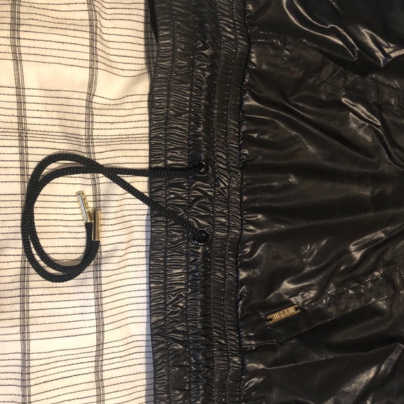 MARRIED TO THE MOB WINDBREAKER MTTM - Picture 4 of 4